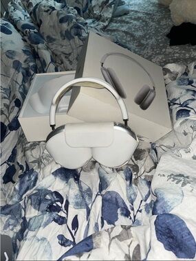 Used Apple AirPods Max